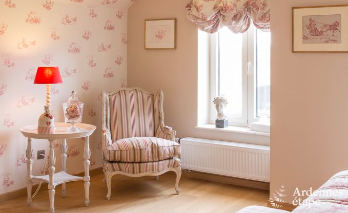 Luxury villa for 8 people in Doische: infrared cabin, jacuzzi, cassette fireplace, pond, and private garden