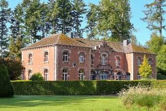 Charming holiday house to rent in a castle annex in Durbuy