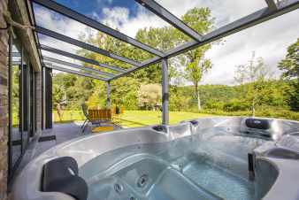 Holiday home for 2 p. with private jacuzzi, Ardennes (nr Durbuy)