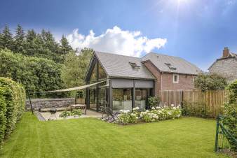 Comfortable holiday cottage with veranda for 4 pers. to rent in Durbuy