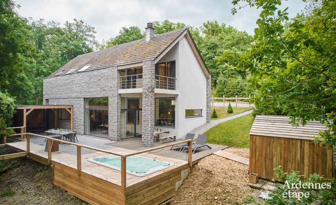 Luxevilla in Durbuy for 8 people with jacuzzi, sauna, covered terrace and private garden