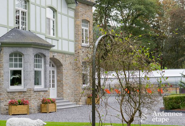 Luxury villa in Durbuy: accommodation for 15 people with pool, spa, and nature in the Ardennes