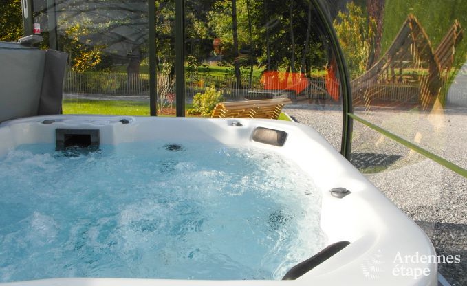 Luxury villa in Durbuy: accommodation for 15 people with pool, spa, and nature in the Ardennes