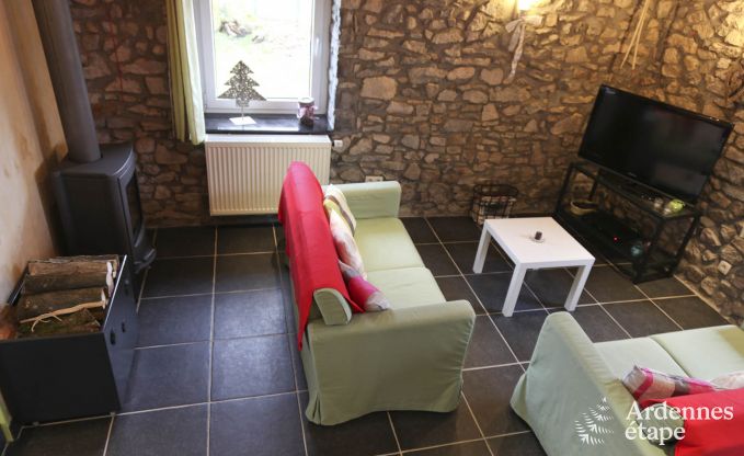 Holiday cottage with character and nice veranda for 4 pers. in Erezée