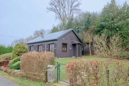 Comfortable chalet for 4 people in Erez�e: calm, nature, and charm in the Ardennes