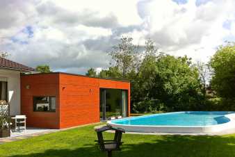 Holiday house with a pool in the Ardennes for 2-4 people (Eupen)