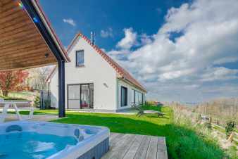 Holiday home with stunning views for 6 to 8 guests in Frasnes-lez-Anvaing