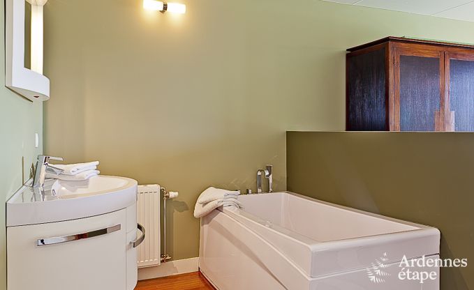 Luxury holiday home in Froidthier for 10 guests with swimming pool, wellness and 5 bedrooms near Aubel