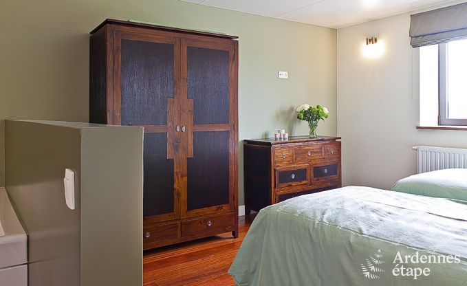 Luxury holiday home in Froidthier for 10 guests with swimming pool, wellness and 5 bedrooms near Aubel