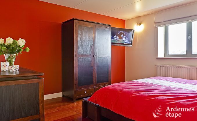 Luxury holiday home in Froidthier for 10 guests with swimming pool, wellness and 5 bedrooms near Aubel