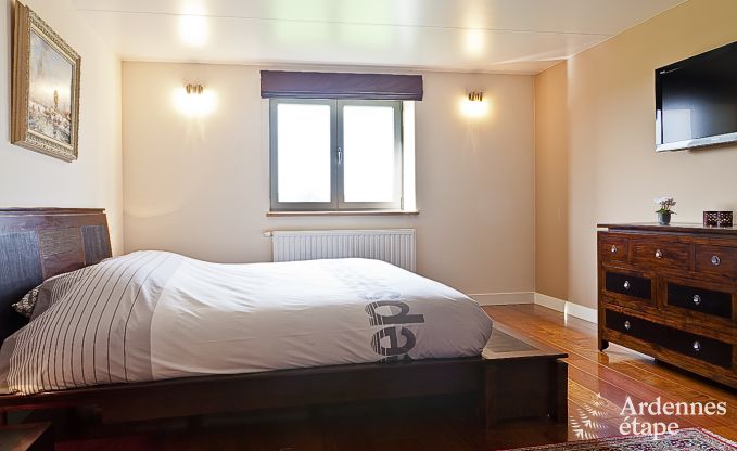 Luxury holiday home in Froidthier for 10 guests with swimming pool, wellness and 5 bedrooms near Aubel