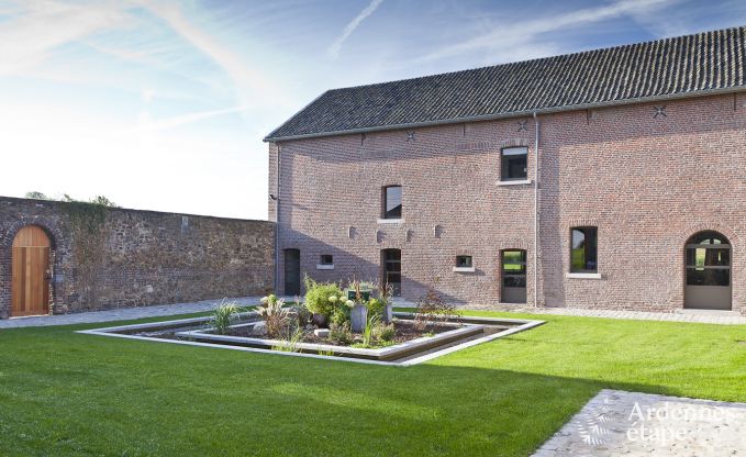 Luxury holiday home in Froidthier for 10 guests with swimming pool, wellness and 5 bedrooms near Aubel