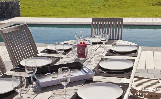 Luxury holiday home in Froidthier for 10 guests with swimming pool, wellness and 5 bedrooms near Aubel