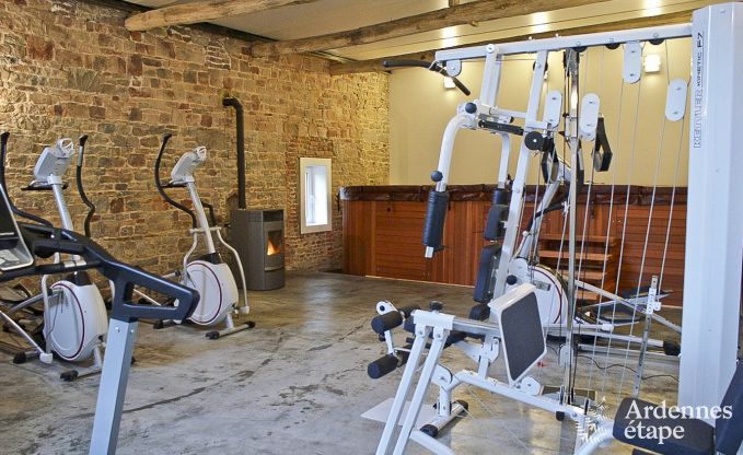 Luxury holiday home in Froidthier for 10 guests with swimming pool, wellness and 5 bedrooms near Aubel