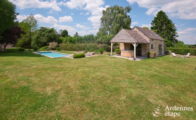 Luxury villa in Gesves for 13/14 persons in the Ardennes