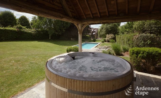 Luxury villa in Gesves for 13/14 persons in the Ardennes