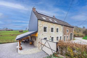 Superb and traditional holiday home in Hamoir for 9 guests in the Ardennes