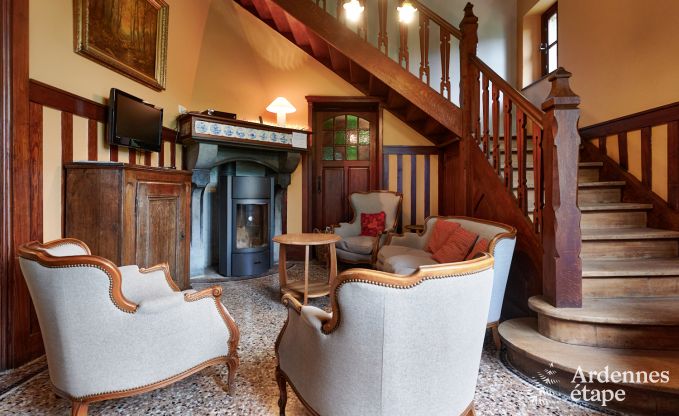 Spacious holiday home for 14 people with 5 bedrooms, 4 bathrooms and large private garden in Hamoir, Ardennes