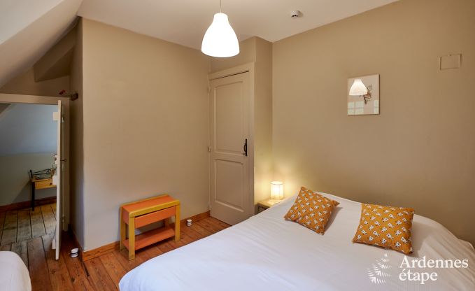 Spacious holiday home for 14 people with 5 bedrooms, 4 bathrooms and large private garden in Hamoir, Ardennes