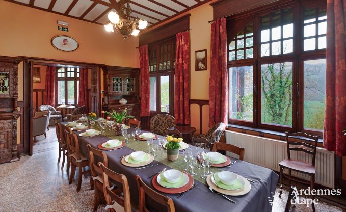 Spacious holiday home for 14 people with 5 bedrooms, 4 bathrooms and large private garden in Hamoir, Ardennes