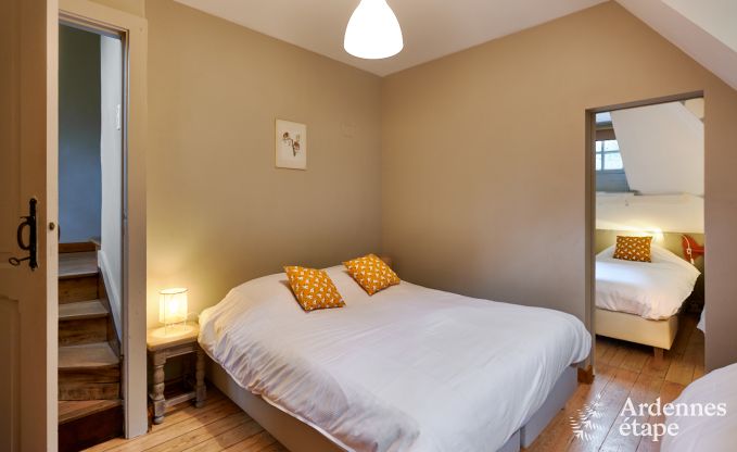 Spacious holiday home for 14 people with 5 bedrooms, 4 bathrooms and large private garden in Hamoir, Ardennes