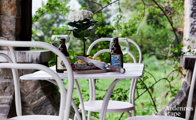 Spacious holiday home for 14 people with 5 bedrooms, 4 bathrooms and large private garden in Hamoir, Ardennes