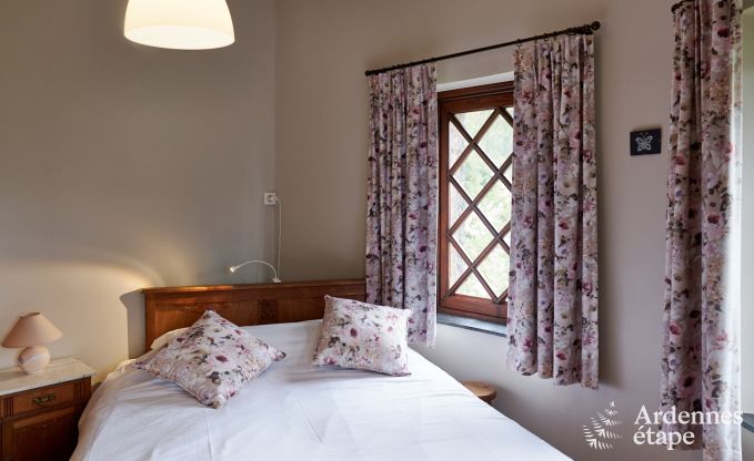 Spacious holiday home for 14 people with 5 bedrooms, 4 bathrooms and large private garden in Hamoir, Ardennes