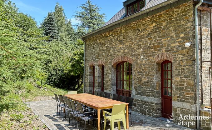 Spacious holiday home for 14 people with 5 bedrooms, 4 bathrooms and large private garden in Hamoir, Ardennes