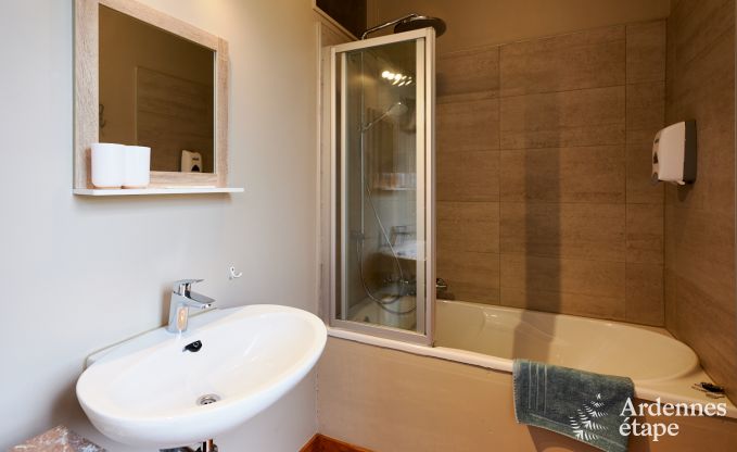 Spacious holiday home for 14 people with 5 bedrooms, 4 bathrooms and large private garden in Hamoir, Ardennes