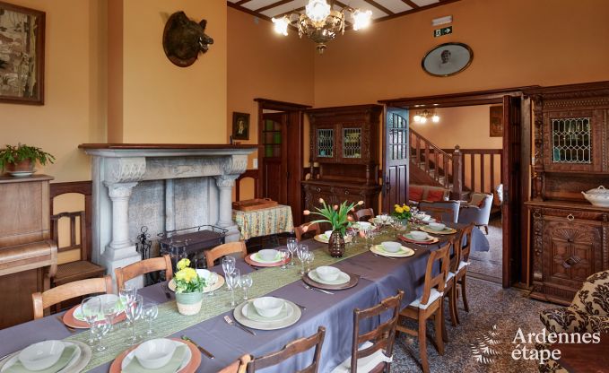 Spacious holiday home for 14 people with 5 bedrooms, 4 bathrooms and large private garden in Hamoir, Ardennes