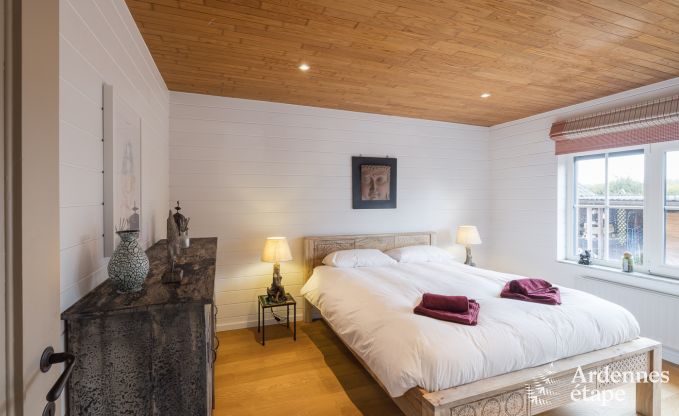 Spacious holiday home for 12 people with swimming pool and private garden in Hamois, Ardennes