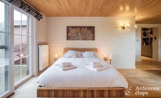 Spacious holiday home for 12 people with swimming pool and private garden in Hamois, Ardennes