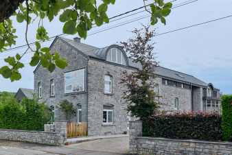 Holiday home for 6 people in Han-sur-Lesse, 3 bedrooms, private garden, by the water, ideal for families