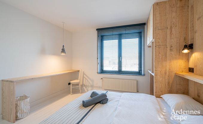 Spacious holiday home in Han-sur-Lesse for 8 people with 4 bedrooms, private garden and terrace