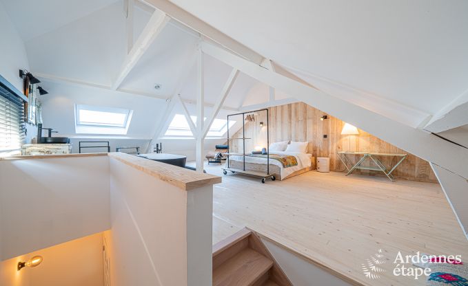 Spacious holiday home in Han-sur-Lesse for 8 people with 4 bedrooms, private garden and terrace