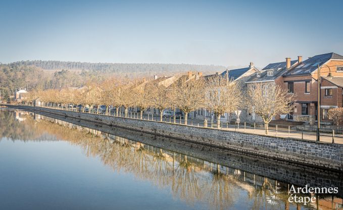 Spacious holiday home in Han-sur-Lesse for 8 people with 4 bedrooms, private garden and terrace