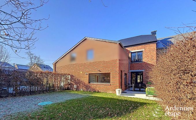 Spacious holiday home in Han-sur-Lesse for 8 people with 4 bedrooms, private garden and terrace