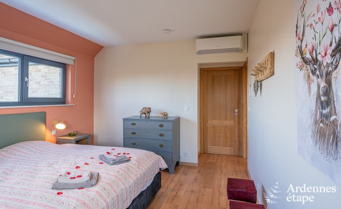 Spacious luxury villa with swimming pool in Hastire, Ardennes