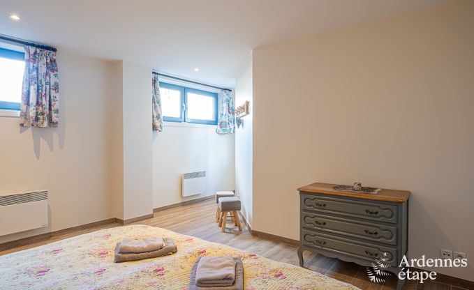 Spacious luxury villa with swimming pool in Hastire, Ardennes