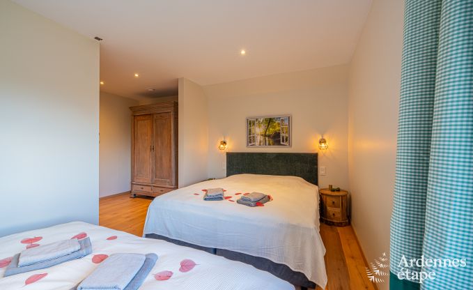 Spacious luxury villa with swimming pool in Hastire, Ardennes