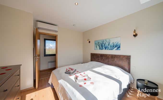 Spacious luxury villa with swimming pool in Hastire, Ardennes