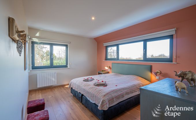 Spacious luxury villa with swimming pool in Hastire, Ardennes