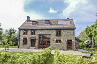 Characterful small farmhouse in the High Fens region