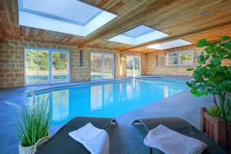 Luxurious 4 star villa for 25 people in Hockai