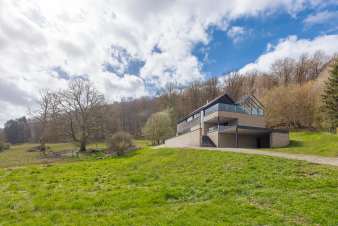 Ardennes cycling getaway with hot tub for 8 to 9 guests in Hotton