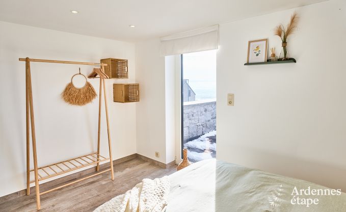 Cosy holiday home in Houyet: absolute calm for 4 people with a view of the Ardenne