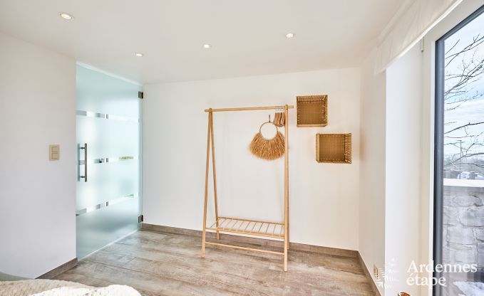 Cosy holiday home in Houyet: absolute calm for 4 people with a view of the Ardenne