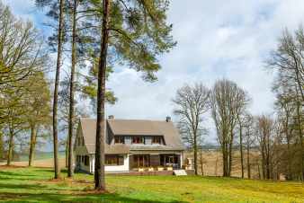 4-star luxury holiday villa for 9 pers. to rent near La-Roche-en-Ardenne