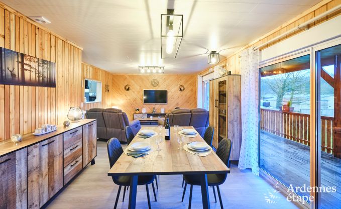 Peace and quiet assured in this charming chalet for 4 people with hot tub in the natural surroundings of Libin