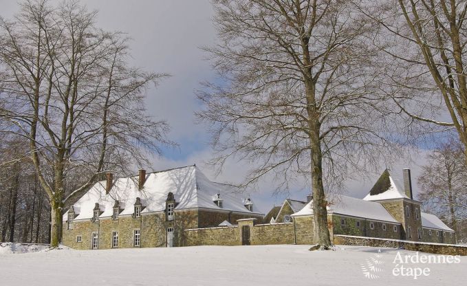 Elegant castle outbuilding in Libin for 14 persons in the Ardennes